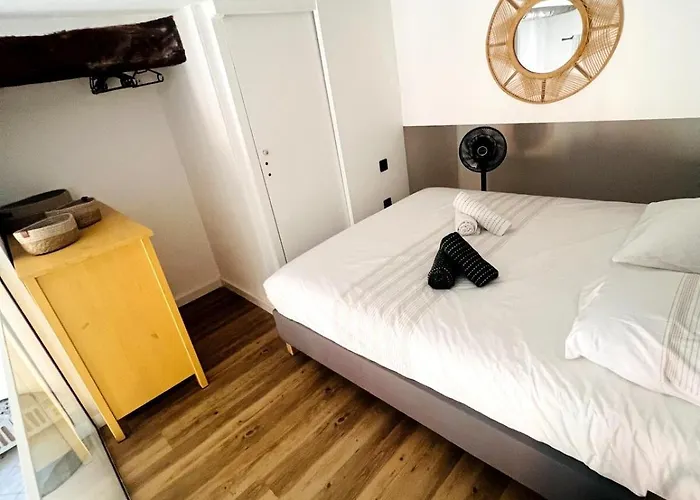 Duplex Place Massena דירה *